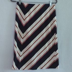 Ann Taylor Soft Knit Black, Off White & Pink Diagonal Stripe A-line Skirt Size 6